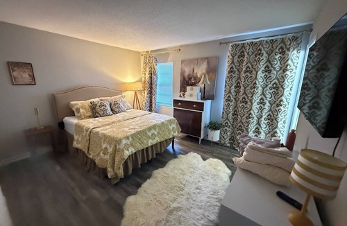 Charlotte House | Perfect 3-bedroom townhome with AC in nice Charlotte neighborhood