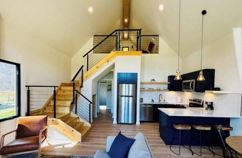Stanton Cabin | Perfect Perch at Three Suns Cabins/Sunsets and Stars/River Access with Beach