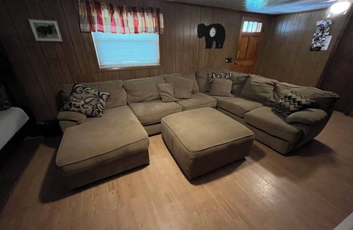 Bramwell House | Pet friendly 4-bedroom house in Bramwell across from HMT's Pocahontas trailhead