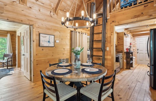 Rutherfordton Cabin | Pet-Friendly Lake Lure Cabin w/Outdoor Oasis!