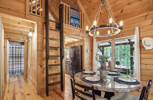 Rutherfordton Cabin | Pet-Friendly Lake Lure Cabin w/Outdoor Oasis!