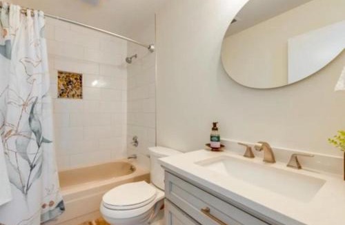 Mount Mourne House | Pet-Friendly Mooresville Escape with Fenced Yard and Lake Access