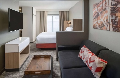 Donelson Hotel | Pet-friendly, Spacious Unit with Breakfast, Best Location in Nashville!