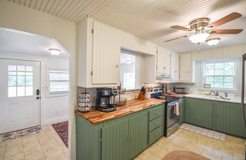 Southern Pines House | Pet-Friendly w/Fire Pit, Huge Fenced Backyard