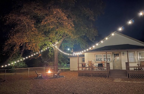 Southern Pines House | Pet-Friendly w/Fire Pit, Huge Fenced Backyard