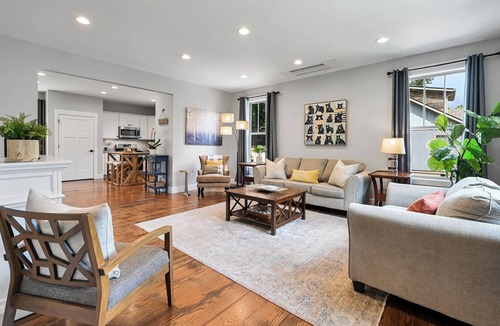 Black Mountain House | Pets & Kids, Spacious & Bright, Fenced Yard, EV, Best Stocked Home, Walk to Town