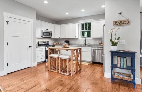 Black Mountain House | Pets & Kids, Spacious & Bright, Fenced Yard, EV, Best Stocked Home, Walk to Town