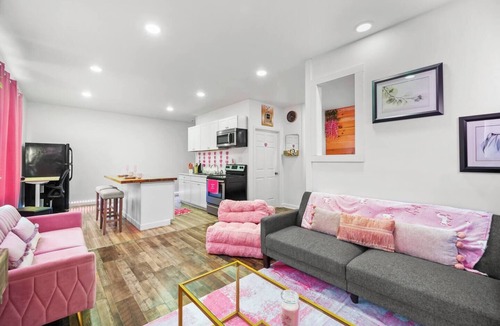 Edray Apartment | Pink Theme Room in Marlinton!