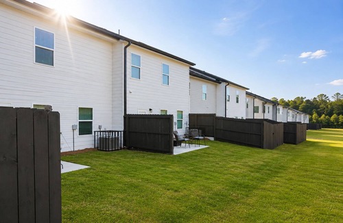 Cliftondale House | Pleasant 3-bedroom townhome in Southwest Atlanta