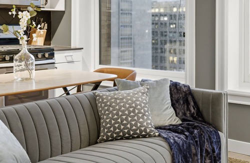 The Loop Hotel | Plymouth Collection: 3BD 2BA with Gym & Rooftop