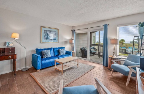 Oceanmarsh Subdivision Condo | Pool and Ocean Views - First Floor Villa on Harbor Island