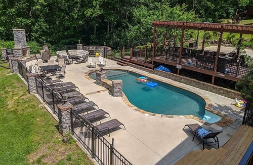 Lookout Valley Neighborhood Association House | Pool House Group