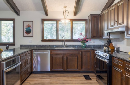New Market House | Pool + Sauna + game Room | Cherokee Lake + Knoxville | Amber Lodge