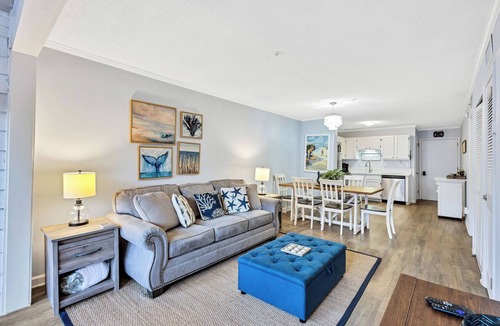 Palmetto Dunes Apartment | Port Royal Spa heaven with private beach access