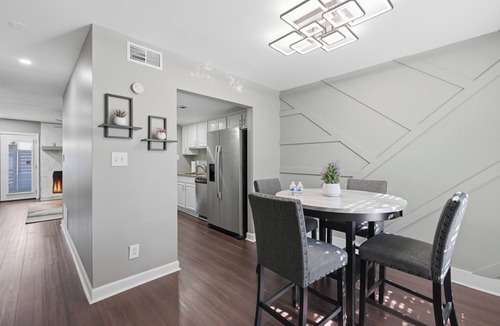 Peachtree Corners House | Premium Townhome #A w/2 King Beds & Luxury Baths