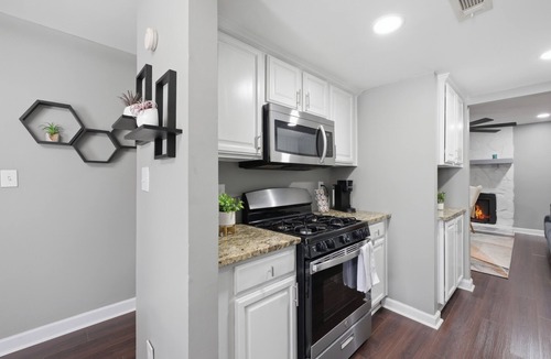 Peachtree Corners House | Premium Townhome #A w/2 King Beds & Luxury Baths