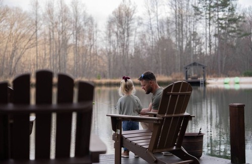 Morganton Cabin | Pretty Pond | Quiet | Sleeps 4
