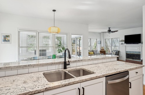 Sunset Point House | Prickly Pear | Private Pool & Seasonal Spa | 2 Blocks to Beach and Walk to Center Street | Sleeps 12