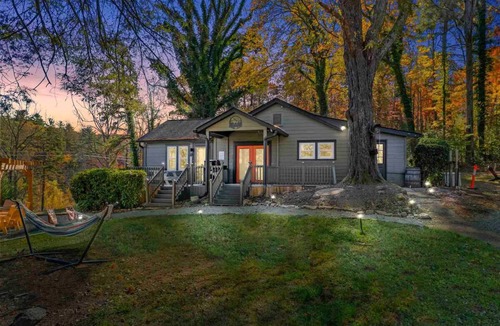 Arden House | 《Prime Location w/HOT TUB ❤Dog Friendly❤ Games, Disc Golf & Fast Wifi》