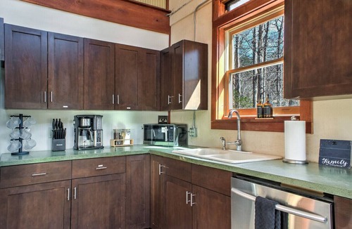 Old Fort House | Private 30-Acre Retreat with Hot Tub & Game Room