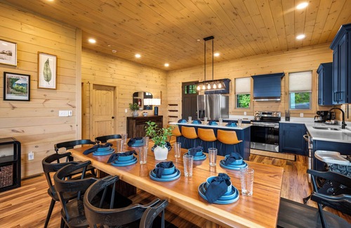 Sevierville Cabin | Private 30 Peak Views No Neighbor Golf Indoor pool 6King Bed Sleeps 16