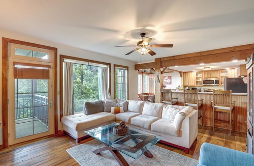 Mountain Air Condo | Private Balcony! Mtn-View Sanctuary in Burnsville