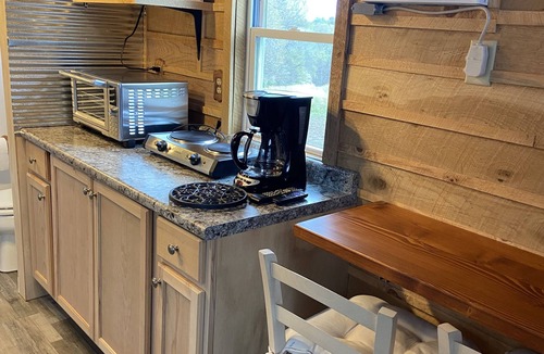French Lick Cabin | Private CABIN 5 STAR Clean! By Patoka Lake! Boat parking! Queen bed & full bath!