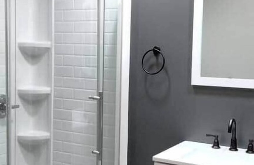 Red Hill House | Private Cozy Room Getaway Golf C