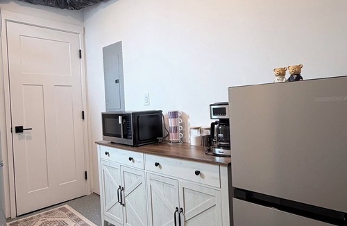 Crown Hill House | Private Entry, Deck, Full Bath, Kitchenette & Reserved Parking