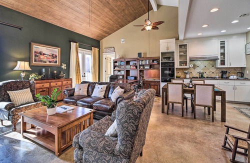 Eufaula House | Private Eufaula Vacation Rental w/ Mtn Views!