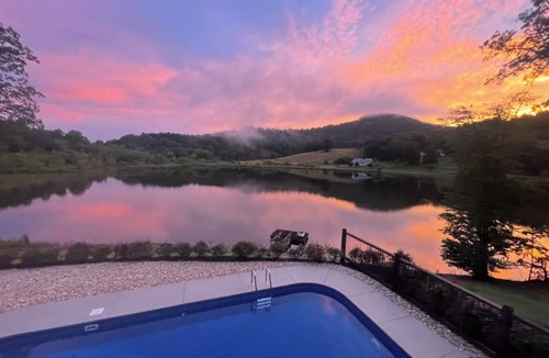 Hiawassee House | Private Heated Pool! @ The House on the Cove