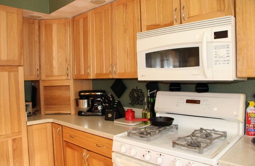 Westover House | Private hottub and bar! Entire home in Morgantown, West Virginia