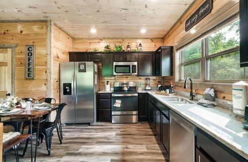 Sevierville Cabin | Private Indoor Pool/Pet Stays Free/HotTub/Movie