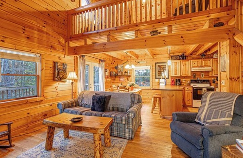 Lake Lure Cabin | Private Log home/beach/lakes/HOT TUB/canoes/pet