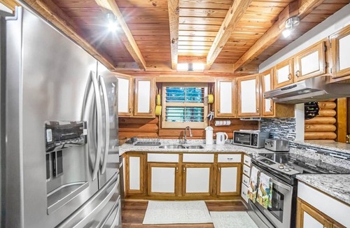 McDonough Cabin | Private Luxury Cabin w/Hot Tub, Fire Pit & Sauna