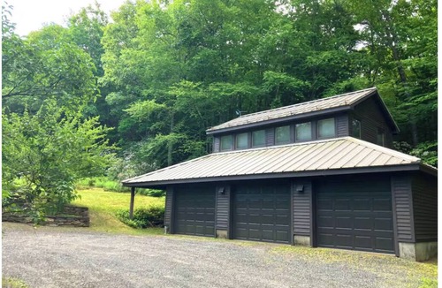 Leverett Apartment | Private Modern Forest Retreat Studio