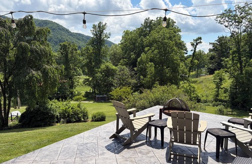 Weaverville Apartment | Private Mountain Guest Suite with Hot Tub + Fire Pit - 14 miles to Asheville