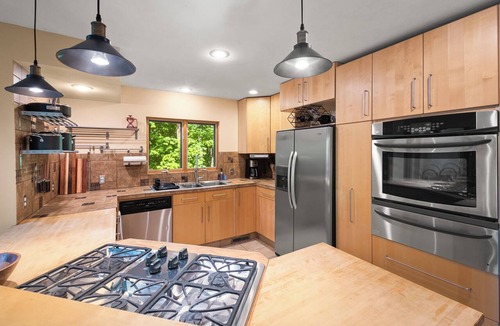 Lovingston Cabin | Private Mountain Retreat near Breweries and Wineries
