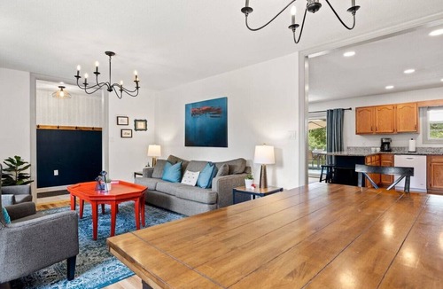 Arden House | Private Pickleball Court, Hot Tub and Fire Pit