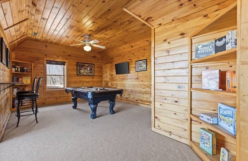 My Mountain Cabin | Private Pool Cabin Sleeps 16 - Perfect for family getaways. Pet Friendly