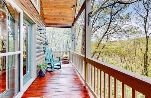 Banner Elk Cabin | Private retreat amongst the trees with a deck, firepit, grill, AC, and W/D