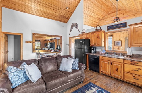 Cleveland Cabin | Purpleaire - 10% OFF or 3rd Night Free - Ask for details!