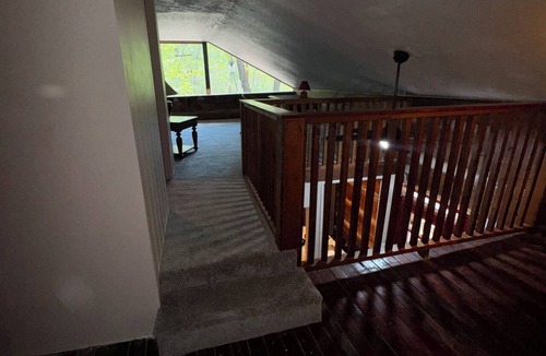 Mount Saint Francis Cabin | Quaint 1-bedroom cabin with a loft with AC in Floyd Knobs