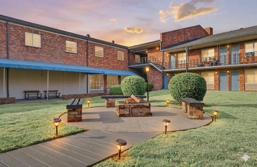 Sheffield Park Apartment | Quaint Charlotte StudioAPT withA/C 24hrGym 7Mins toHospitals&DowntownFreeParking