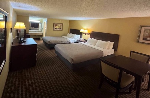 Franklin Hotel | Quality Inn Franklin South