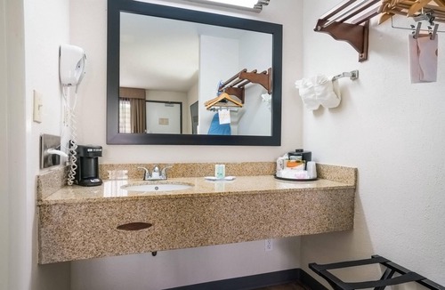 Greenville Hotel | Quality Inn Greenville near University