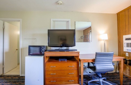 Natural Bridge Apartment | Queen Bed|Smk|Natural Bridge