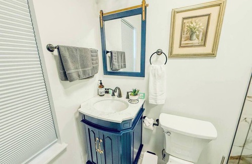 Charleston House | Quiet and Stylish Room on James Island Near CHS