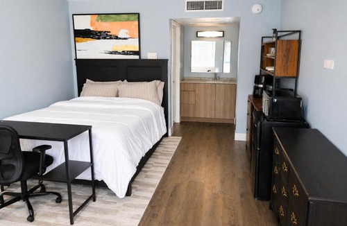 Sheffield Park Apartment | Quiet Studio Near Atrium and Novant Workspace WiFi