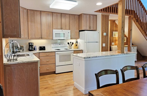 North Litchfield Beach House | Raised Beach Cottage, Screened Porch, Rocking Chairs, 2 TV Dens, Walk to Beach